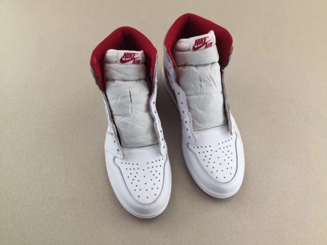 首次复刻!元年白红 aj1 og"metallic red 下周发售