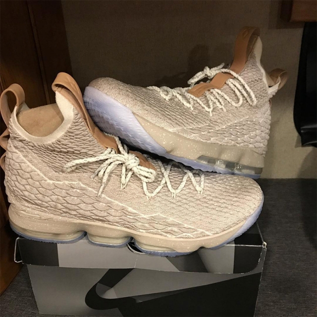 这一步迈得很大!关于 LeBron 15 你要知道的 3 点 #38728