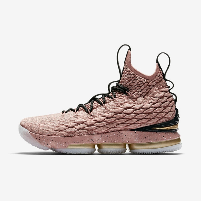 骚气十足!詹姆斯全明星战靴 LeBron 15 All-St