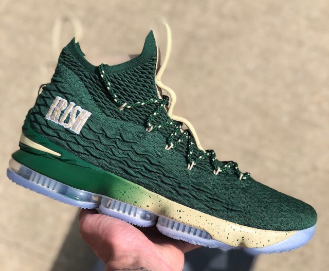 詹姆斯高中配色 lebron 15 svsm pe 主客场双版本曝光