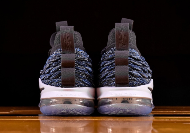 詹姆斯夏季战靴!全新配色 LeBron 15 Low 下周