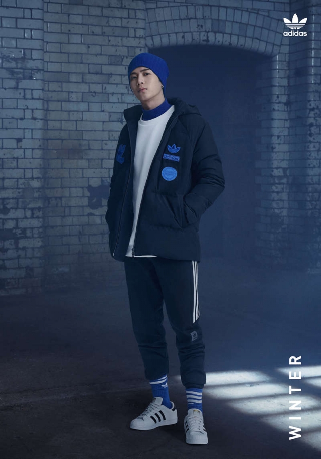 ▼ 王嘉尔 adidas 秋冬穿搭