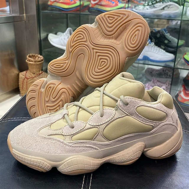 「石头」配色 yeezy 500 下月发售!