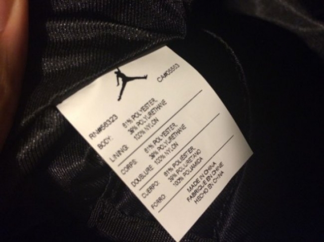 之前已经有过aj3和aj6与书包的结合,现在网络上曝光了一款我们之前