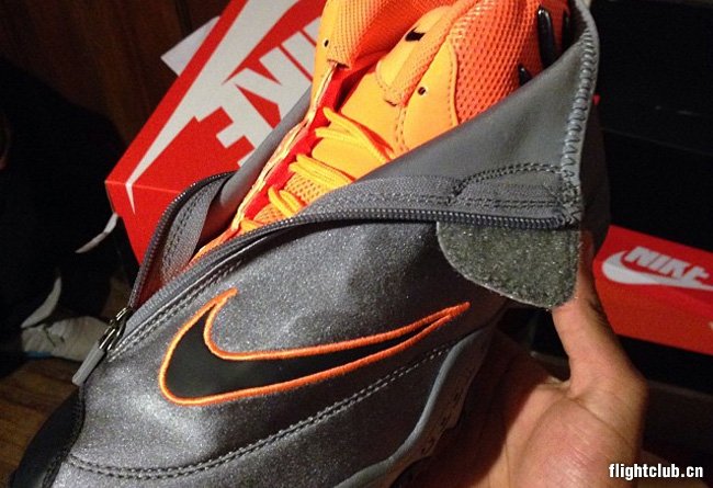 Nike Zoom Flight 佩顿手套 Nike Zoom Flight ＂The Glove＂ 灰橙配色实物曝光