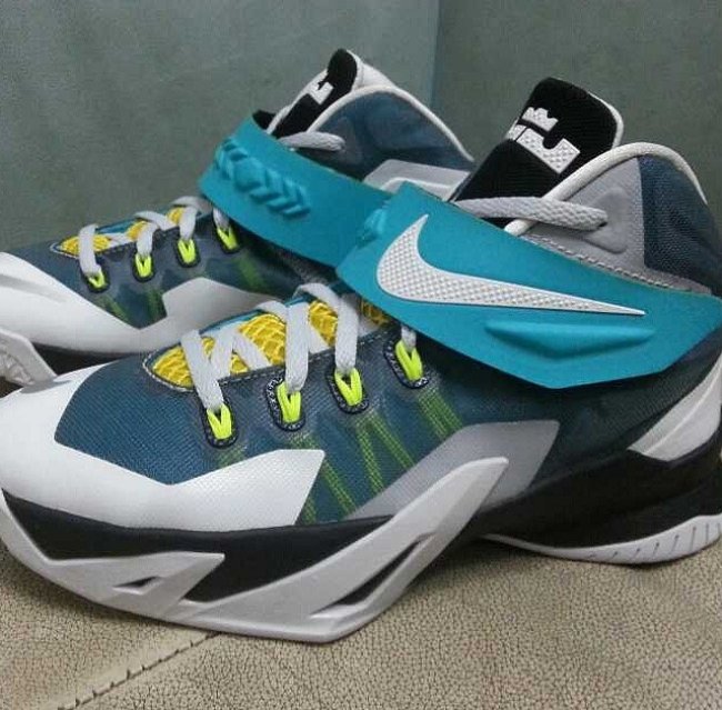 Nike Zoom Soldier 8,士兵8 士兵8 Nike Zoom Soldier 8 双色曝光