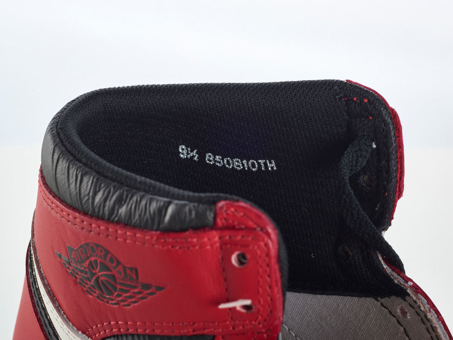 555088-101,AJ1,Air Jordan 1 555088-101AJ1白黑红 完美复刻，Air Jordan 1 ＂Chicago＂ 将不穿鞋带发售