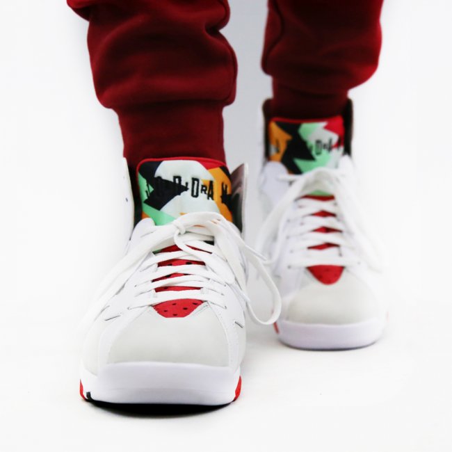 Irresistible charm, Air Jordan 7 "Hare" Sign on foot