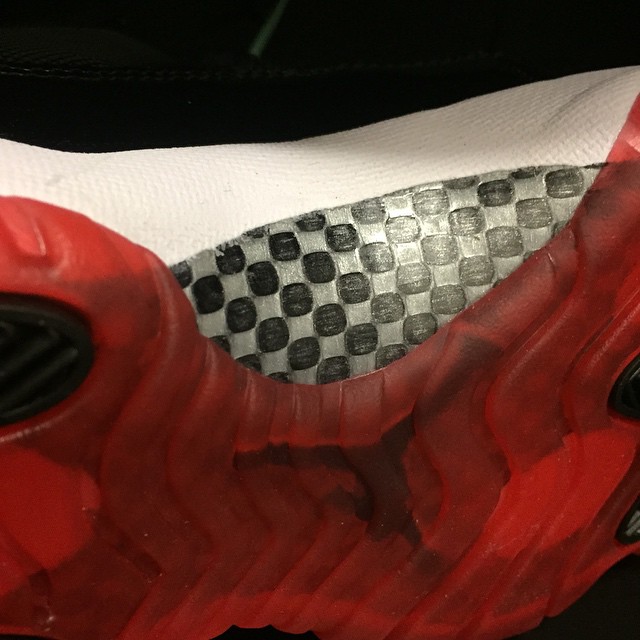 Air Jordan 11 Low "Bred"