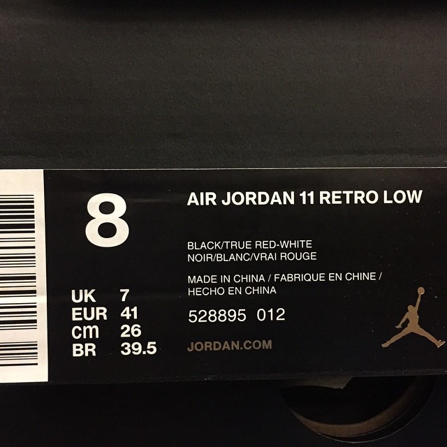 Air Jordan 11 Low "Bred"