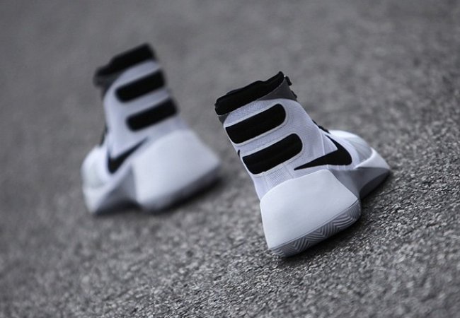 hyperdunk2015拆解,hyperdunk2013拆解 nike hyperdunk 2015 白灰黑配色亮相