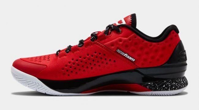 Under Armour Curry 1 Low,Under  Under Armour Curry 1 Low 黑红/黑蓝双色发售