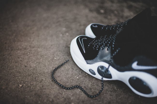 806404-001,Air Zoom Flight 95, 806404-001 Nike Air Zoom Flight 95 OG 黑白碳纤维实物近赏 806404-001,Air Zoom Flight 95, 806404-001 Nike Air Zoom Flight 95 OG 黑白碳纤维实物近赏