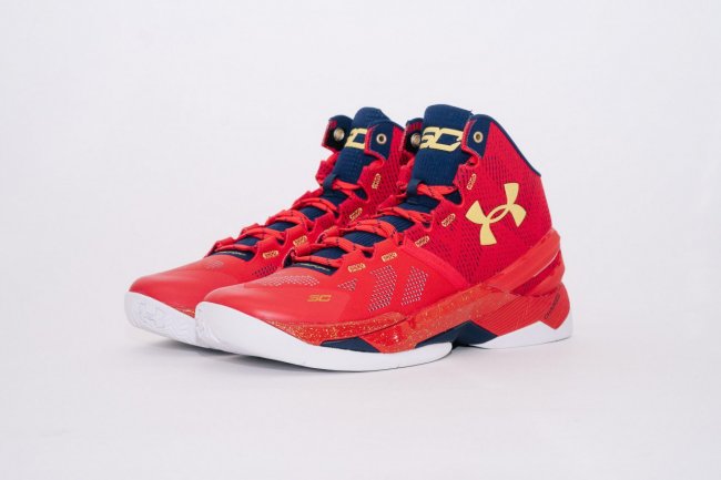 1259007-601,Curry 2,Under Armo 1259007-601UA 赛场统帅，Under Armour Curry 2 “Floor General” 亮相