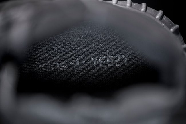 Yeezy,Kanye West  adidas Yeezy 货量将迎来 4 倍以上的增长