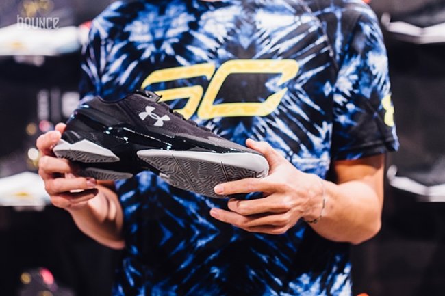 Curry 2,Under Armour,Curry 2 L  4 双低帮款 Under Armour Curry 2 Low 齐齐亮相