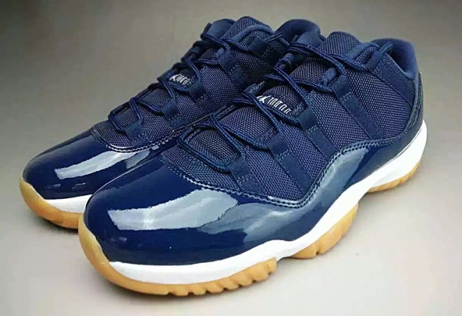 528895-405,AJ11 Low,Air Jordan 528895-405AJ11 Air Jordan 11 Low “Navy Gum” 实物新图释出