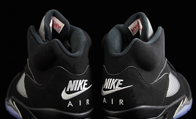 845035-003,AJ5,Air Jordan 5 845035-003AJ5 Nike Air 后跟的 Air Jordan 5 黑银配色 7 月 23 日复刻回归！
