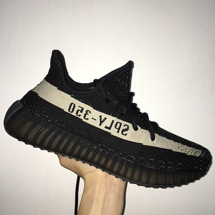 Yeezy 350 Boost,Yeezy 550 Boos 这次侃爷亲着的 Yeezy 550 Boost 有所变化! Yeezy 350 Boost,Yeezy 550 Boos 这次侃爷亲着的 Yeezy 550 Boost 有所变化!