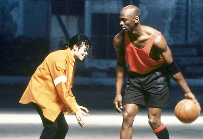 迈克尔·杰克逊第一双 AJ 上脚,你知道是哪双吗