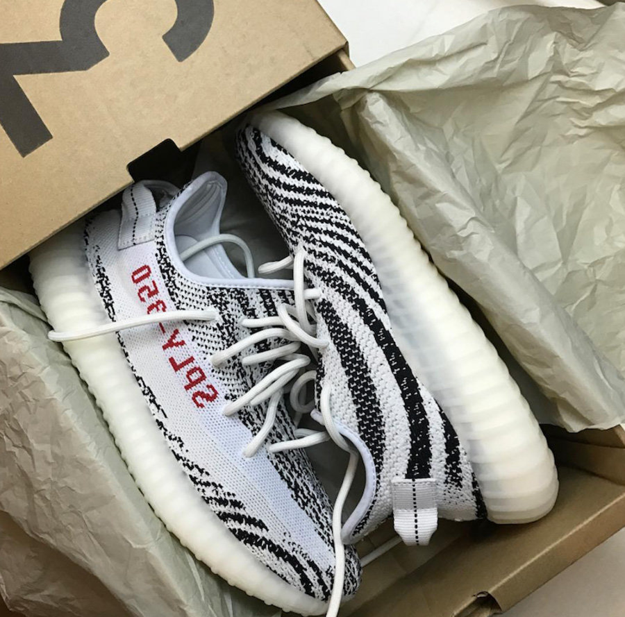 黑红 or 白斑马,下月的哪双 Yeezy 你更倾心? 球