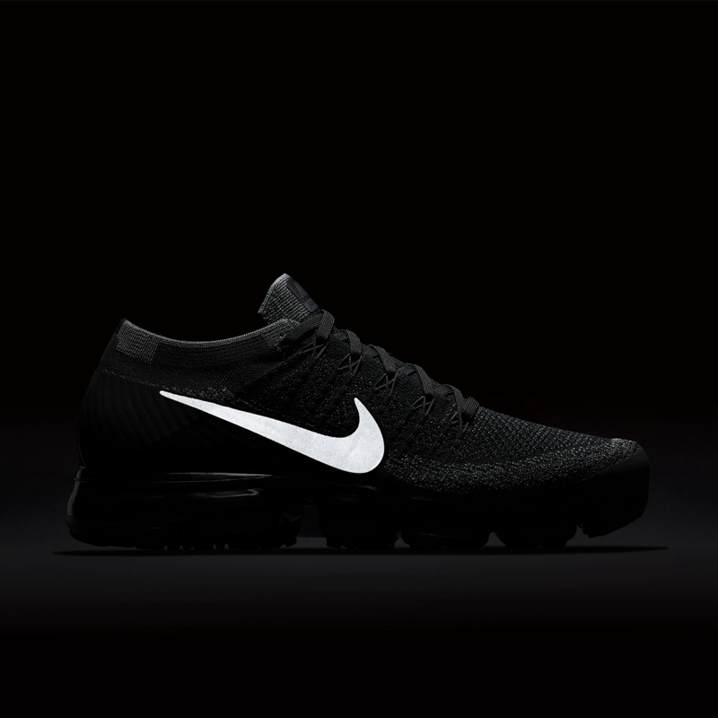 NikeLab,VaporMax,899473-003  一见倾心！这双 NikeLab 打造的黑魂战靴是否让你心动？