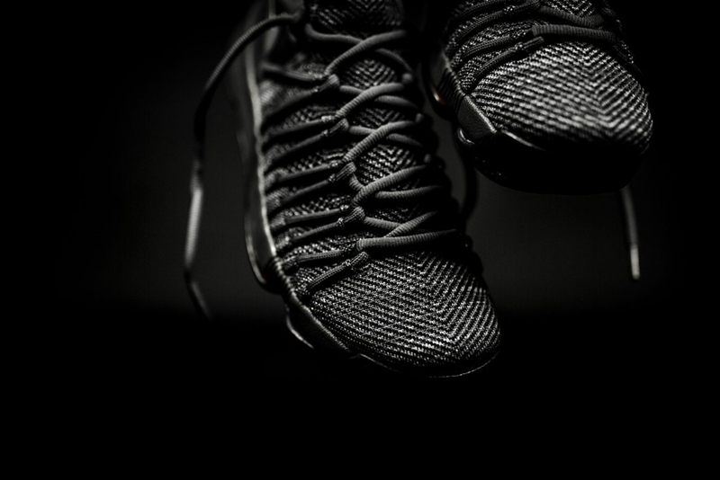 Nike,KD 9 Elite,Kyrie 3  两款 “Time to Shine” 主题战靴将于明早官网上架！