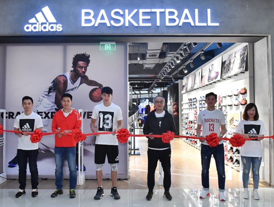 adidas,Crazy Explosive Low  高科技赛场体验！adidas 中国区最大篮球专营店落户成都