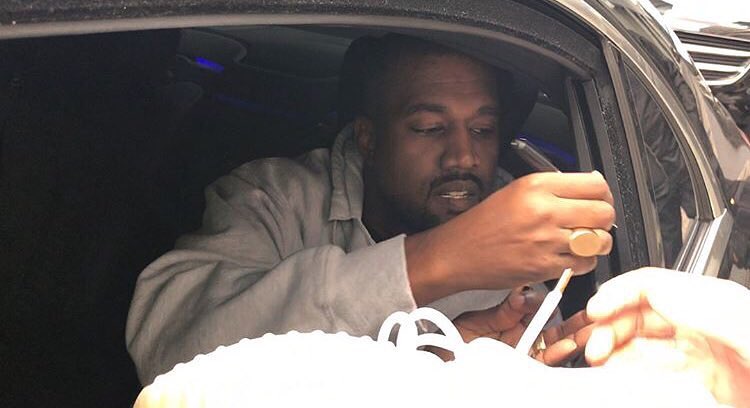 Kanye West,Yeezy  Kanye West 去日本原来还见了他！