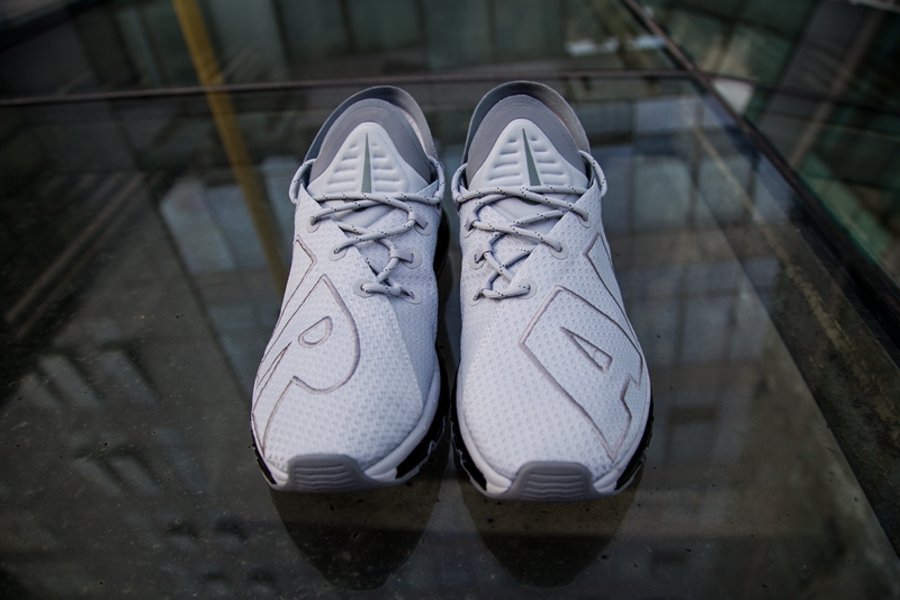 Air Max Flair,Nike  喜欢小众格调的你，一定会对这双前卫又经典的新鞋感兴趣！