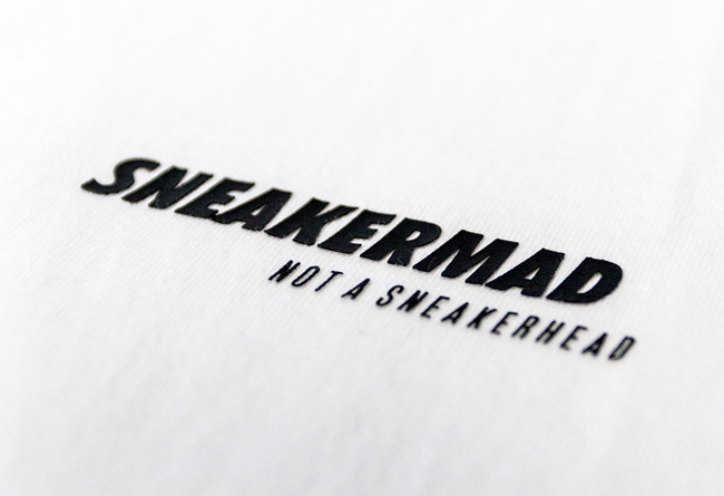 SNEAKERMAD  如何购买 FC 小编专属 SNEAKERMAD 工服 T 恤？