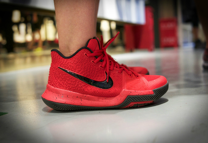 欧文中国行现场球鞋上脚!看看有什么亮点? 球