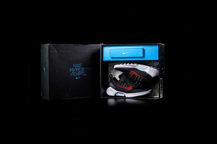 Nike,HyperAdapt 1.0  这双“带电”的球鞋应该怎么穿？小编试给你看！
