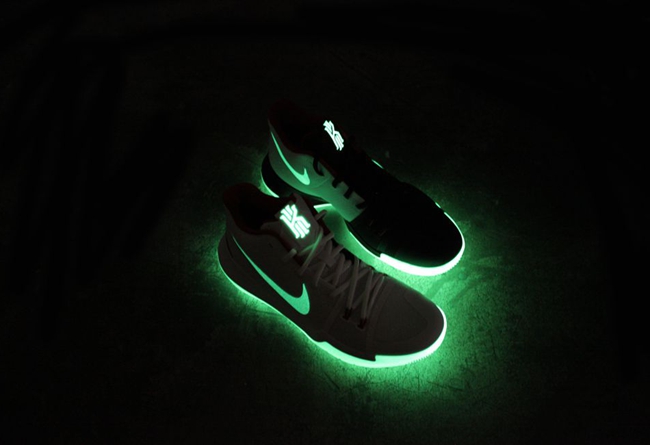 Nike,NIKEiD Kyrie 3 Premium  这双鸳鸯 Kyrie 3 是小编见过最炸的夜光球鞋！