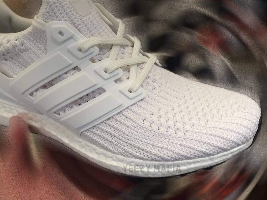 adidas,Ultra Boost 4.0  继续小白鞋！纯白的 Ultra Boost 4.0 你给打几分？