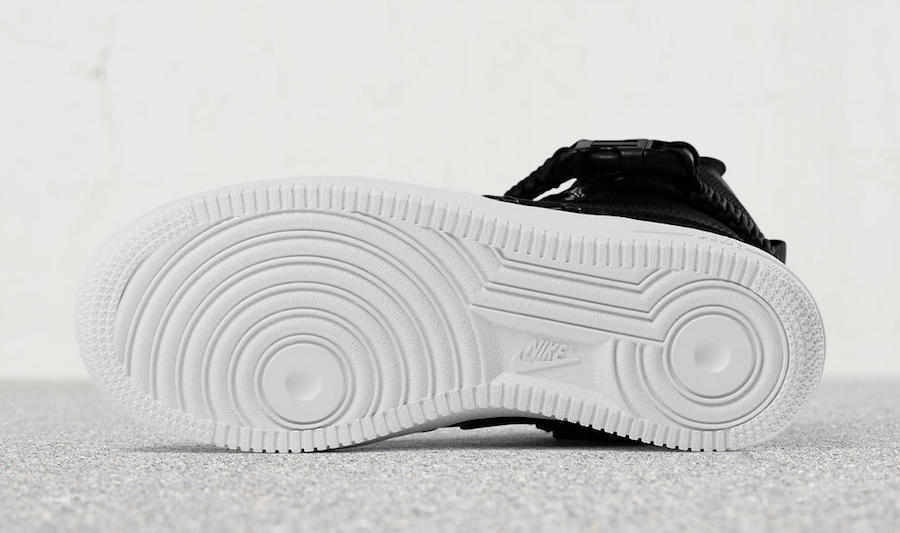 AJ0963-001,Black Patent,Nike,S  漆皮 + 尼龙鞋面！黑白新配色 SF-AF1 本周登场