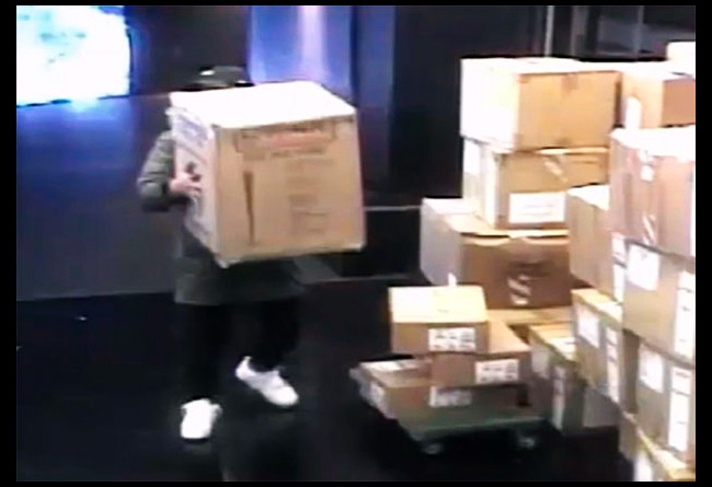 378037-623,AJ11,Air Jordan 11 378037-623 AJ11 纽约窃匪盗走价值 00 美元的一箱球鞋，就是刚刚发售的那双！
