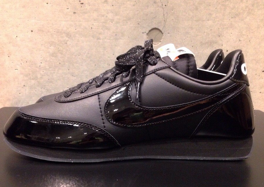Nike,Night Track,COMME des GAR  CDG 与 Nike 再次联名！纯黑配色渲染复古鞋型！