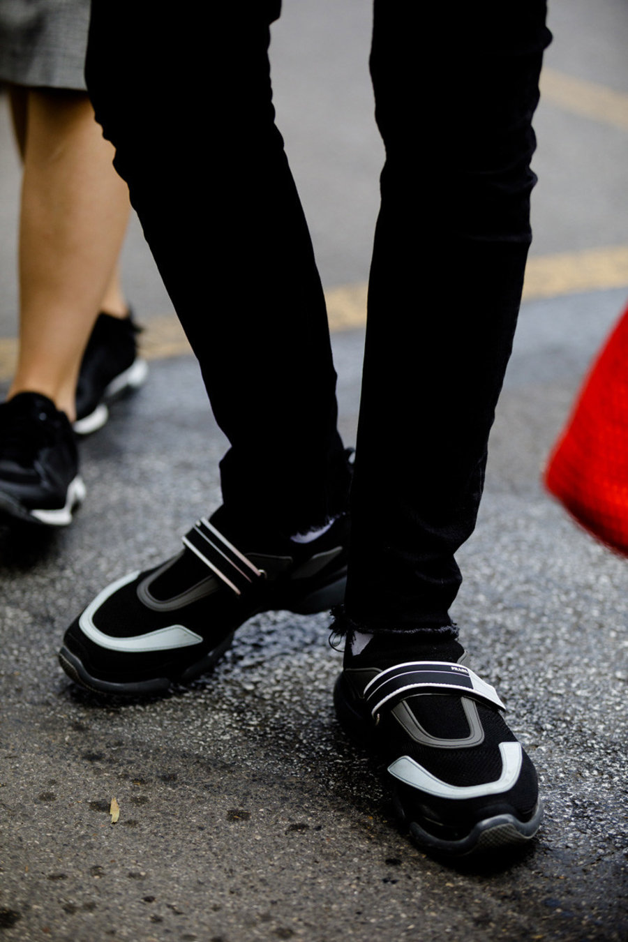 球鞋上脚,上脚  佛罗伦萨 Pitti Uomo 男装展都有哪些精彩的球鞋上脚？