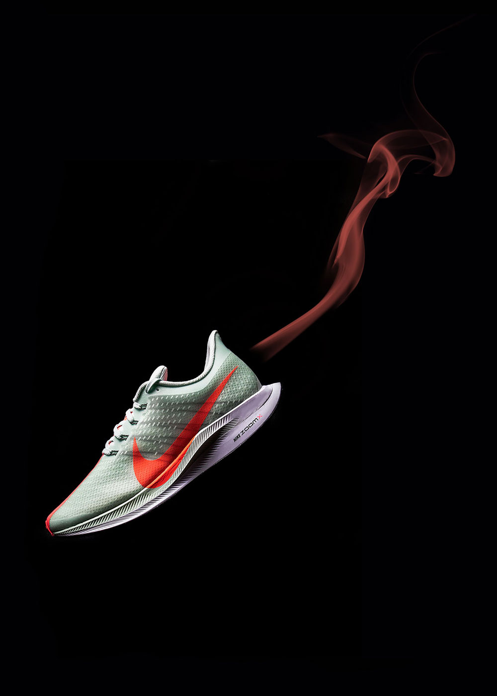 Nike,React,ZoomX,带来,梦幻,脚感,最新,跑  突发惊喜！这极有可能是你的第一双 Nike ZoomX 跑鞋！本月发售！