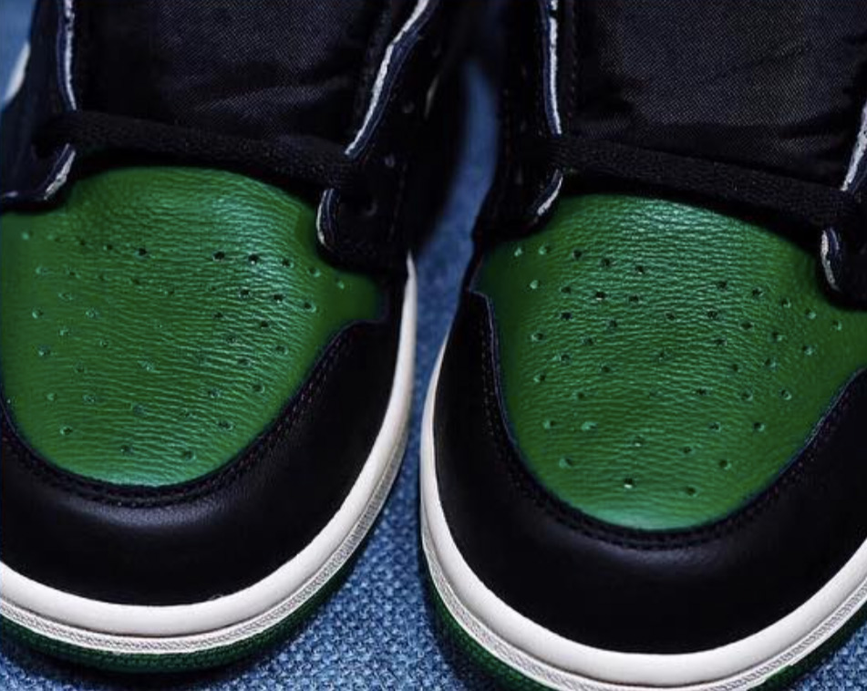 AJ1,Air Jordan 1,555088-302  还有一个月就正式发售！黑绿脚趾 AJ1 全新实物曝光！