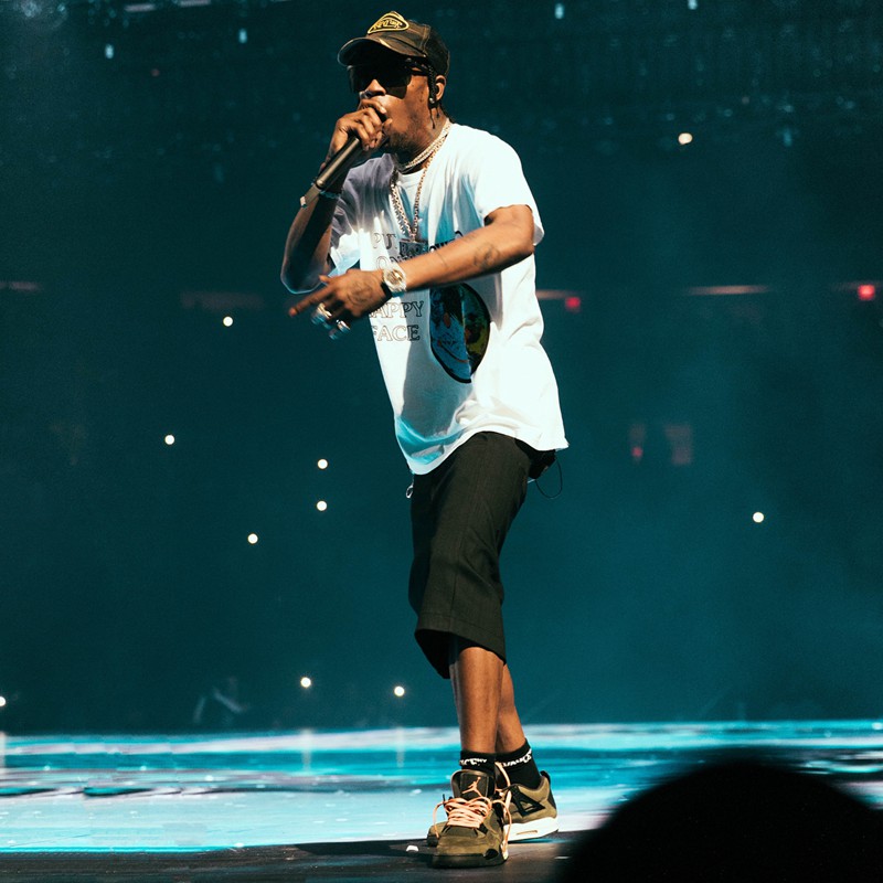 travis scott undefeated dunk