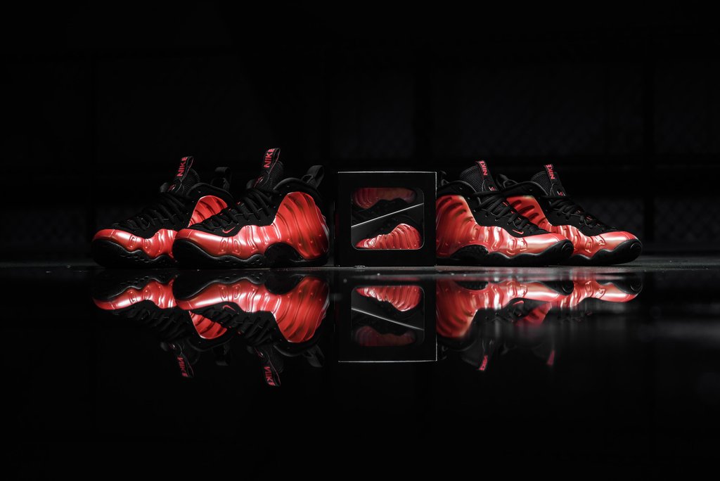 Nike,Air Foamposite One,314996  迷人的金属电光鞋面！辣椒喷 Foamposite One 明日官网发售！