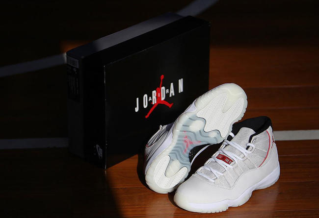Air Jordan 11,AJ11,Platinum Ti  明早 9 点发售！Air Jordan 11 铂金实物 + 上脚真的帅！