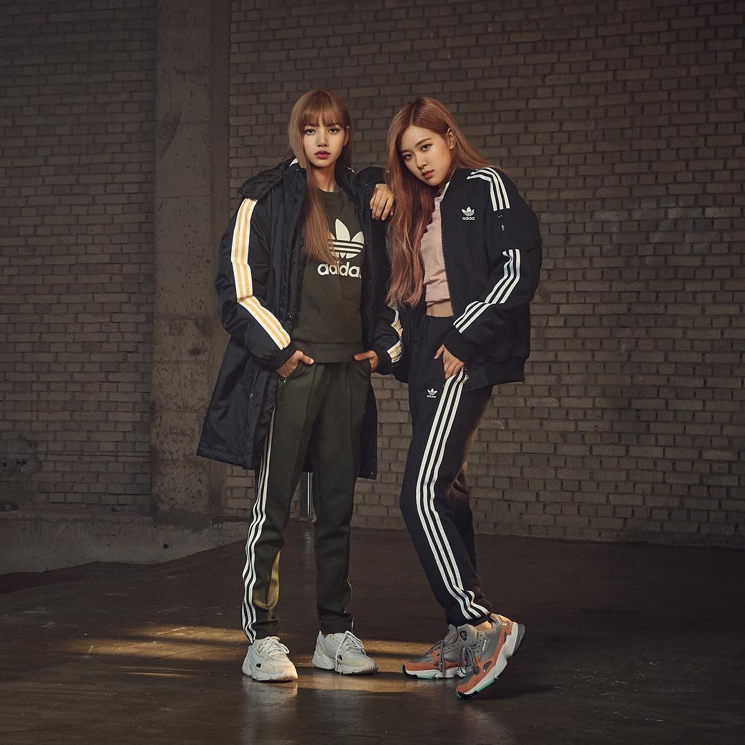 adidas,三叶草,发售  潮流年年变，但他们最爱的还是这一件！鹿晗和杨幂也穿上了！