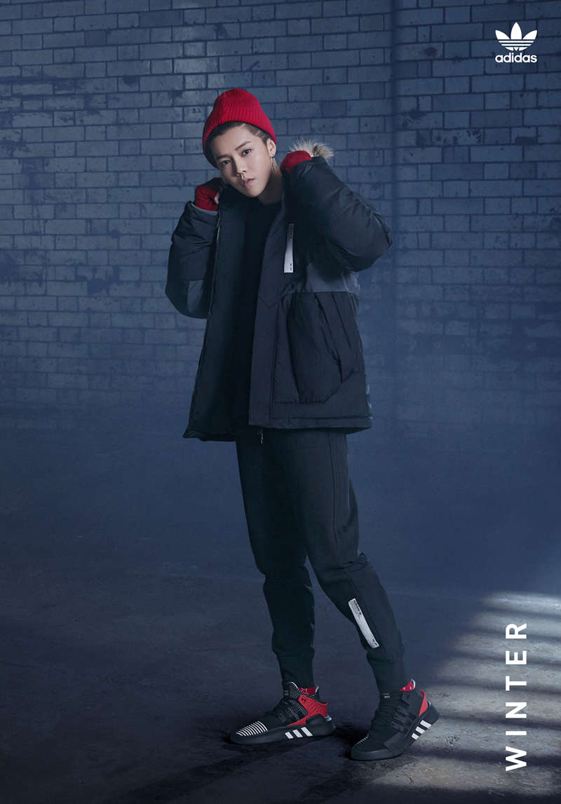 adidas,三叶草,发售  潮流年年变，但他们最爱的还是这一件！鹿晗和杨幂也穿上了！