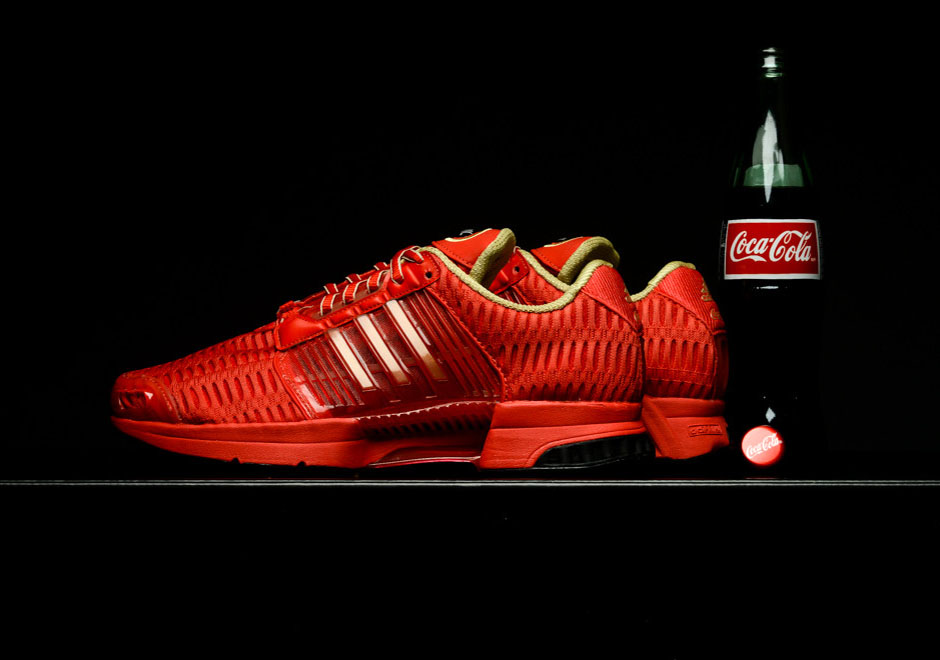 adidas,三叶草,发售  潮流年年变，但他们最爱的还是这一件！鹿晗和杨幂也穿上了！