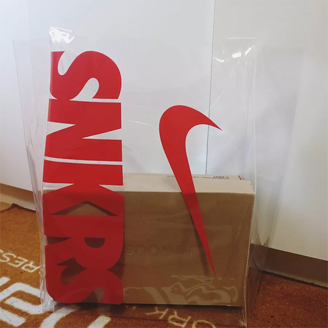 SNKRS,Nike  OW 免费送？SNKRS 周年庆真厉害！更有趣的是鞋友们跟它的故事！