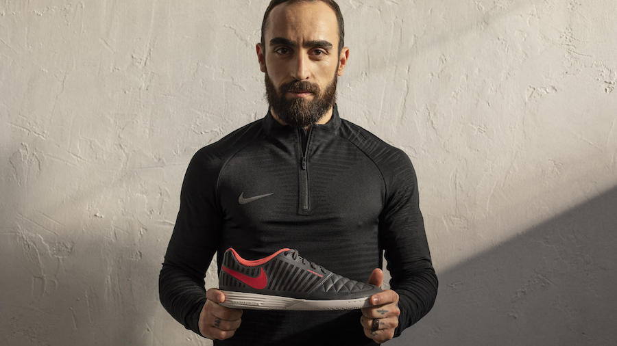 Nike,Nike LunarGato II,发售  葡萄牙球星最爱战靴！黑红配色 LunarGato II 即将发售