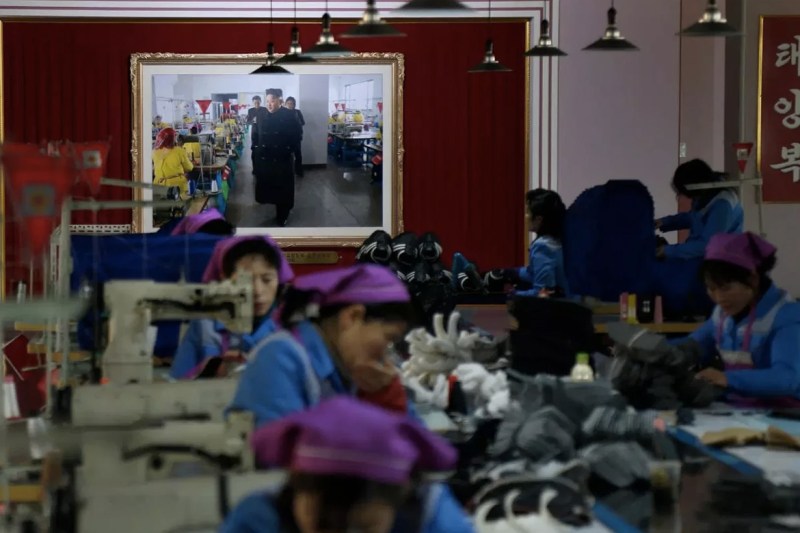 adidas,Nike  除了 Fake 还是 Fake！海外媒体曝光朝鲜山寨球鞋工厂